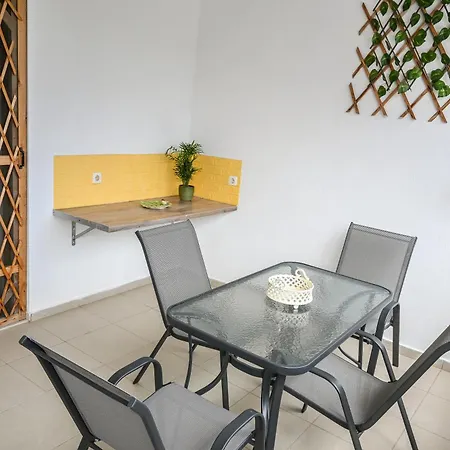 Апартаменты Zoe's Delta Скиатос