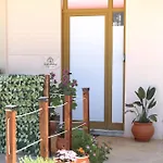 Zoe's Delta Apartment