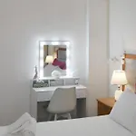 Zoe's Delta Apartment