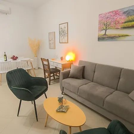 Zoe's Delta Apartment Skiathos-Stadt