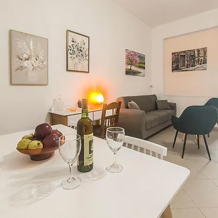 Zoe's Delta Appartement